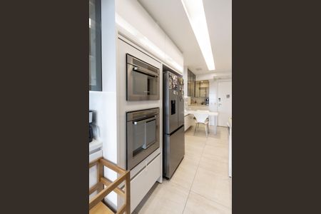 Apartamento à venda com 173m², 4 quartos e 3 vagas Apartamento à venda com 173m², 4 quartos e 3 vagasCozinha