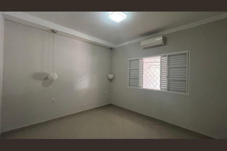 Casa à venda com 100m², 3 quartos e 3 vagasQuarto 2
