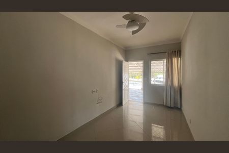 Sala de casa à venda com 3 quartos, 100m² em Taquaral, Campinas
