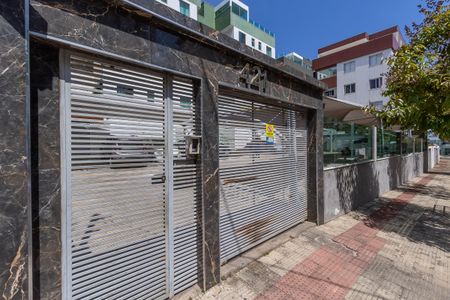 Apartamento à venda com 68m², 2 quartos e 1 vagaFachada