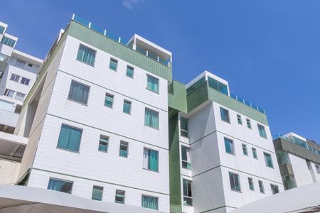 Apartamento à venda com 68m², 2 quartos e 1 vagaFachada