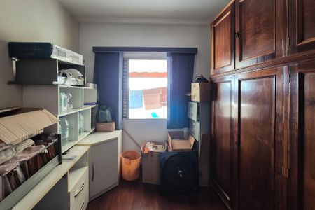 Casa à venda com 300m², 3 quartos e 3 vagas Casa à venda com 300m², 3 quartos e 3 vagasQuarto 2