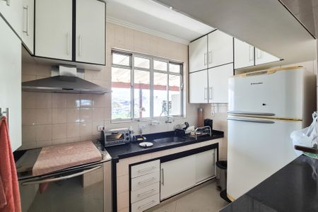 Casa à venda com 300m², 3 quartos e 3 vagas Casa à venda com 300m², 3 quartos e 3 vagasCozinha