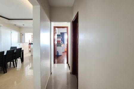 Corredor de casa à venda com 3 quartos, 300m² em Vila Planalto, São Bernardo do Campo