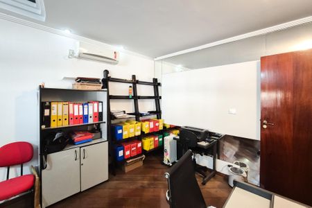 Casa à venda com 300m², 3 quartos e 3 vagas Casa à venda com 300m², 3 quartos e 3 vagasSala