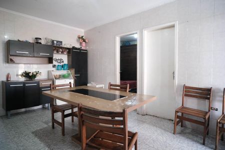 Sala/Cozinha de casa à venda com 5 quartos, 200m² em Jardim Santo Antonio, São Paulo