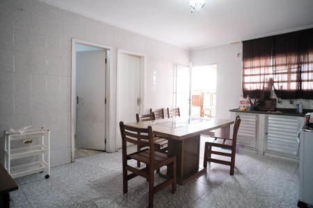 Sala/Cozinha de casa à venda com 5 quartos, 200m² em Jardim Santo Antonio, São Paulo