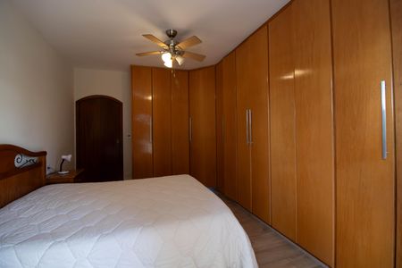 Casa à venda com 306m², 4 quartos e 5 vagasSuíte 1