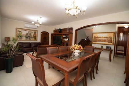 Casa à venda com 306m², 4 quartos e 5 vagasSala de Jantar