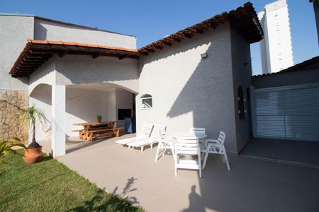 Casa à venda com 306m², 4 quartos e 5 vagasÁrea externa