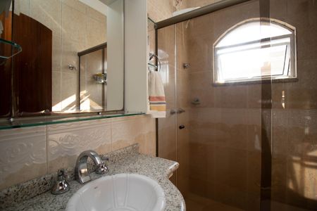 Casa à venda com 306m², 4 quartos e 5 vagasBanheiro da suíte 2