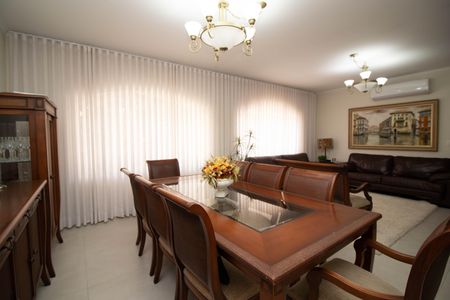 Casa à venda com 306m², 4 quartos e 5 vagasSala de Jantar