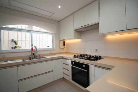 Casa à venda com 306m², 4 quartos e 5 vagasCozinha