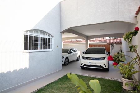 Casa à venda com 306m², 4 quartos e 5 vagasÁrea externa