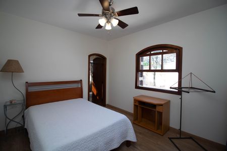 Casa à venda com 306m², 4 quartos e 5 vagasSuíte 2