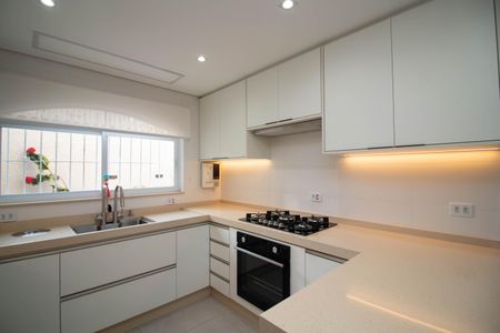 Casa à venda com 306m², 4 quartos e 5 vagasCozinha