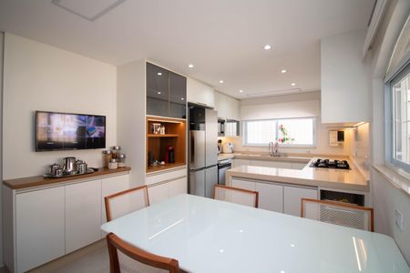 Casa à venda com 306m², 4 quartos e 5 vagasCozinha