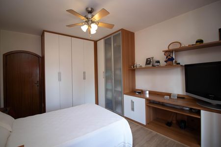 Casa à venda com 306m², 4 quartos e 5 vagasQuarto 1