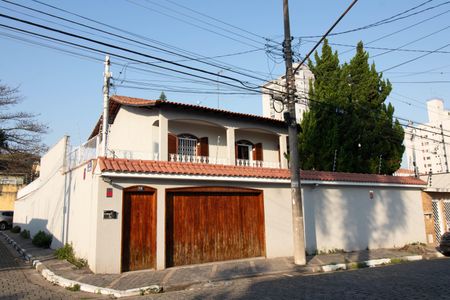 Casa à venda com 306m², 4 quartos e 5 vagasFachada
