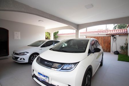 Casa à venda com 306m², 4 quartos e 5 vagasGaragem