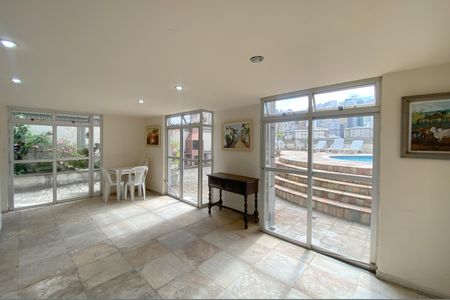 Apartamento para alugar com 75m², 2 quartos e 2 vagasÁrea comum - Salão de festas