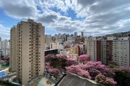 Apartamento para alugar com 75m², 2 quartos e 2 vagasVista da Suíte 2