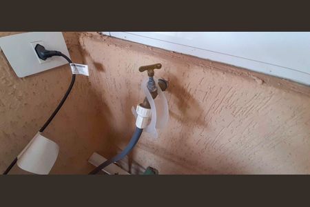 Casa à venda com 180m², 4 quartos e 2 vagas Casa à venda com 180m², 4 quartos e 2 vagasÁrea de Serviço