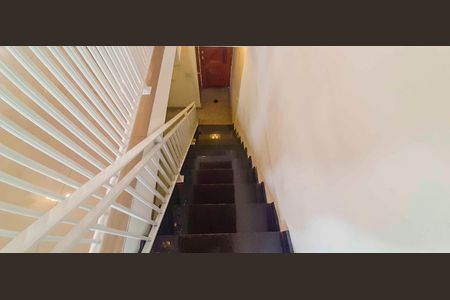 Casa à venda com 180m², 4 quartos e 2 vagas Casa à venda com 180m², 4 quartos e 2 vagasCozinha