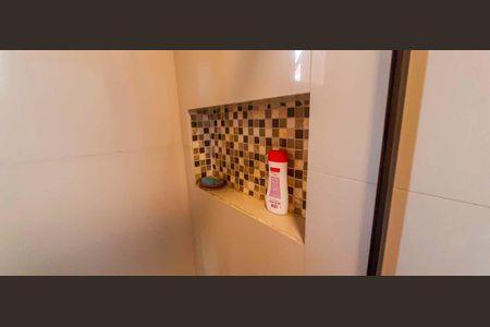 Casa à venda com 180m², 4 quartos e 2 vagas Casa à venda com 180m², 4 quartos e 2 vagasBanheiro Social