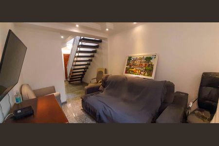 Casa à venda com 180m², 4 quartos e 2 vagas Casa à venda com 180m², 4 quartos e 2 vagasSala de Estar