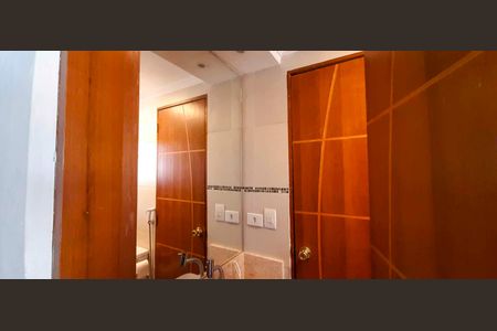 Casa à venda com 180m², 4 quartos e 2 vagas Casa à venda com 180m², 4 quartos e 2 vagasBanheiro da Suíte 2