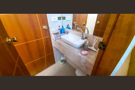 Casa à venda com 180m², 4 quartos e 2 vagas Casa à venda com 180m², 4 quartos e 2 vagasBanheiro da Suíte 1