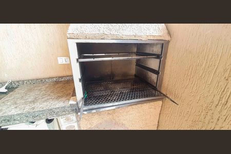 Casa à venda com 180m², 4 quartos e 2 vagas Casa à venda com 180m², 4 quartos e 2 vagasEspaço Gourmet