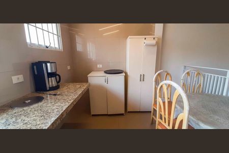 Casa à venda com 180m², 4 quartos e 2 vagas Casa à venda com 180m², 4 quartos e 2 vagasCozinha