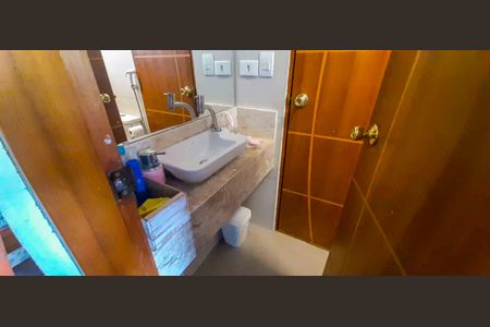 Casa à venda com 180m², 4 quartos e 2 vagas Casa à venda com 180m², 4 quartos e 2 vagasBanheiro da Suíte 2