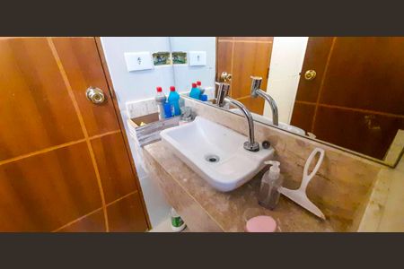 Casa à venda com 180m², 4 quartos e 2 vagas Casa à venda com 180m², 4 quartos e 2 vagasBanheiro da Suíte 1