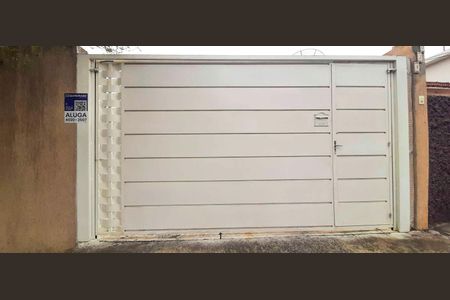 Casa à venda com 180m², 4 quartos e 2 vagas Casa à venda com 180m², 4 quartos e 2 vagasFachada da Casa