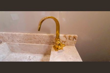 Casa à venda com 180m², 4 quartos e 2 vagas Casa à venda com 180m², 4 quartos e 2 vagasBanheiro de Serviço