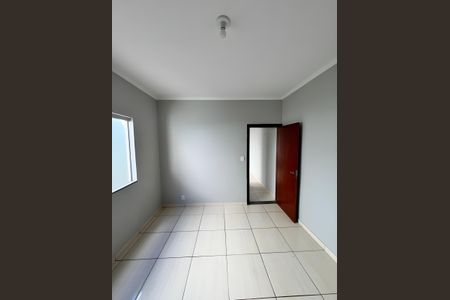 Casa para alugar com 55m², 2 quartos e 1 vaga Casa para alugar com 55m², 2 quartos e 1 vagaQuarto