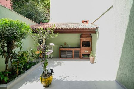 Casa à venda com 197m², 3 quartos e 4 vagasQuintal