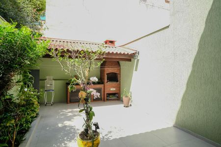 Casa à venda com 197m², 3 quartos e 4 vagasQuintal