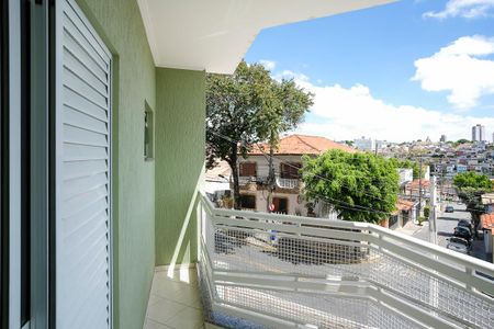 Casa à venda com 197m², 3 quartos e 4 vagasVaranda do quarto 2