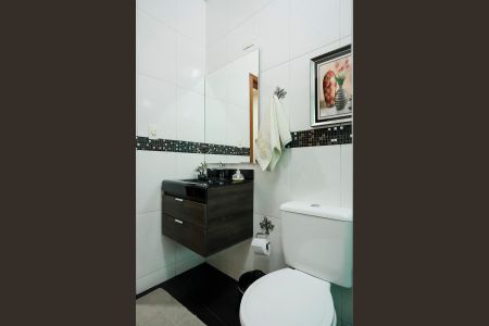 Casa à venda com 197m², 3 quartos e 4 vagasBanheiro da suíte