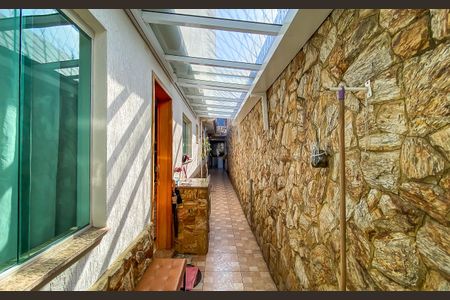 Casa à venda com 165m², 3 quartos e 2 vagasCorredor