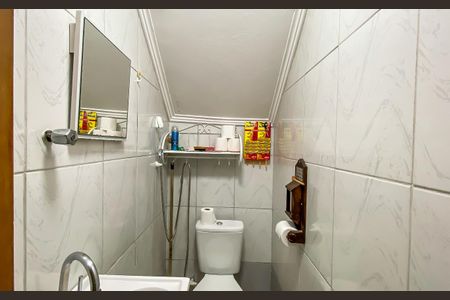 Casa à venda com 165m², 3 quartos e 2 vagasBanheiro de serviço