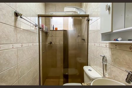 Casa à venda com 165m², 3 quartos e 2 vagasBanheiro