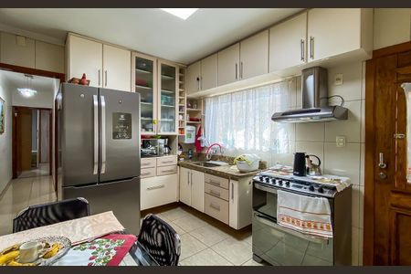 Casa à venda com 165m², 3 quartos e 2 vagasCozinha