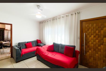 Casa à venda com 165m², 3 quartos e 2 vagasSala