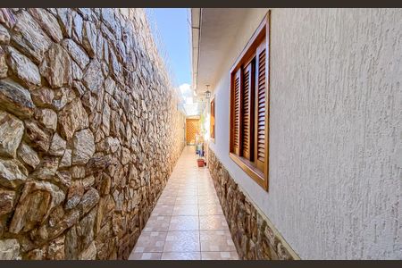 Casa à venda com 165m², 3 quartos e 2 vagasCorredor