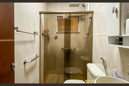 Casa à venda com 165m², 3 quartos e 2 vagasBanheiro da Suíte